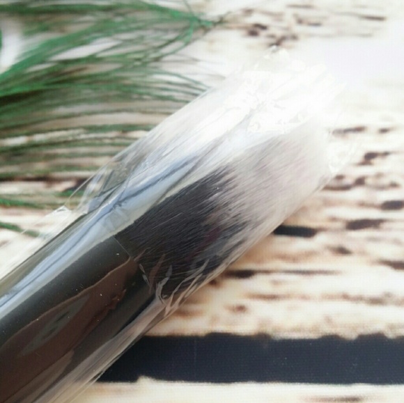 Moda Pro Pointed Blush Brush - Black - Picture 3 of 4